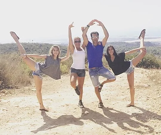 סתיו אלימלך יחד עם יובל אלימלך ובני המשפחה