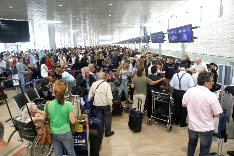 באולם הטיסות היוצאות