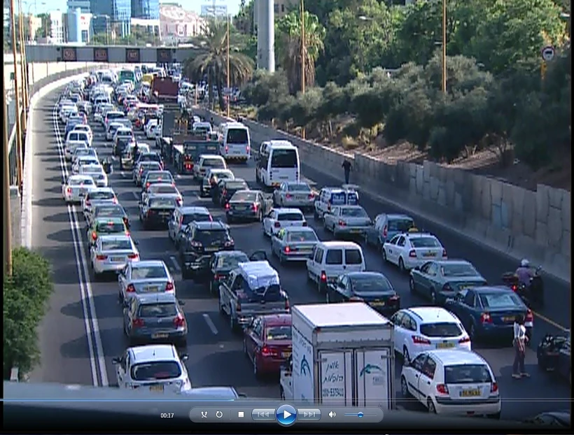 פקק תנועה בנתיבי איילון