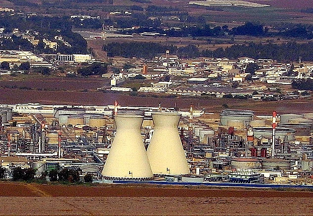 בתי הזיקוק בחיפה