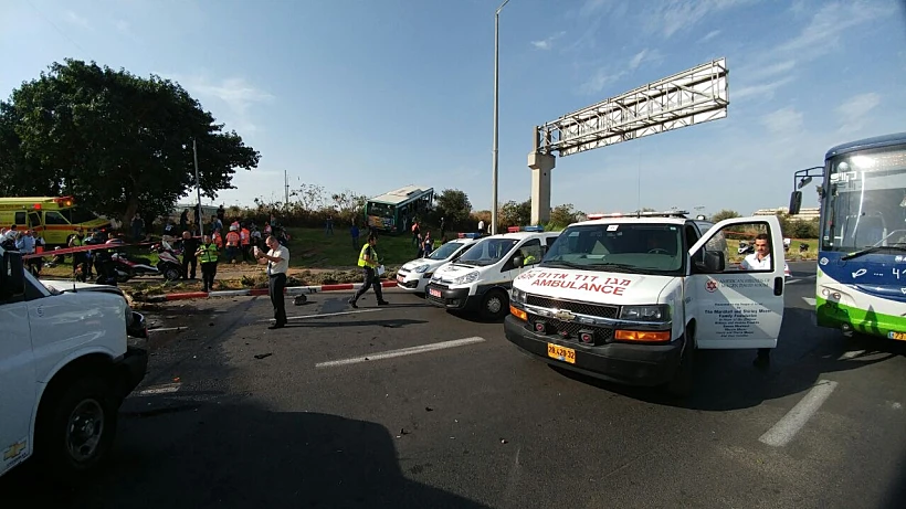 זירת תאונת דרכים בכביש 44 בסמוך לצומת חולון