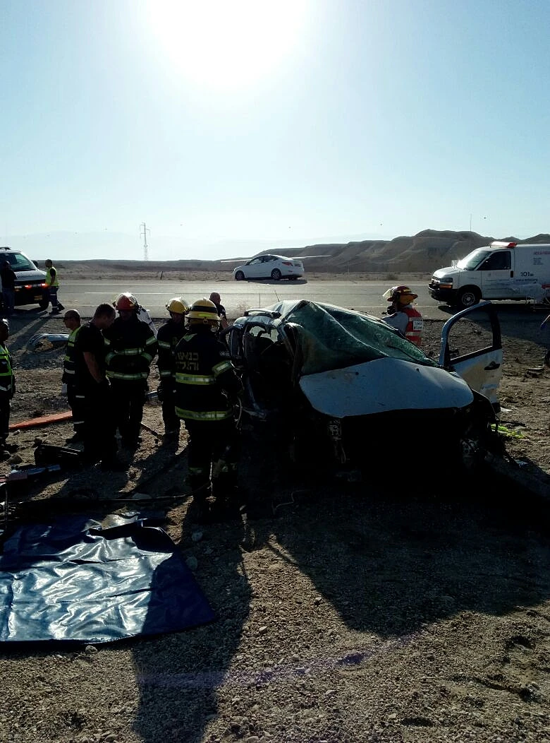 רכב שהתרסק בתאונת דרכים בכביש 90
