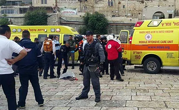 כוחות משטרה ליד הפיגוע בשער שכם