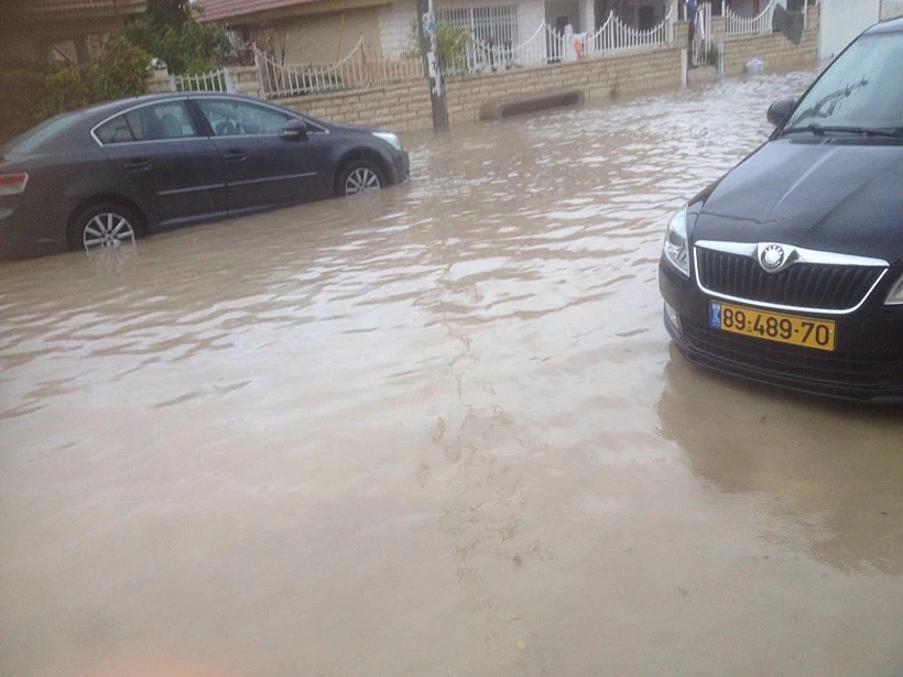 שיטפונות באופקים