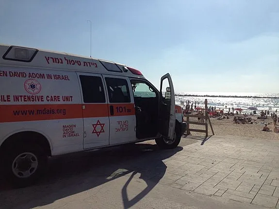 מגן דוד דום בחוף הים