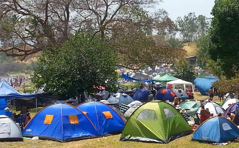 אוהלי מטיילים בכנרת בראש השנה