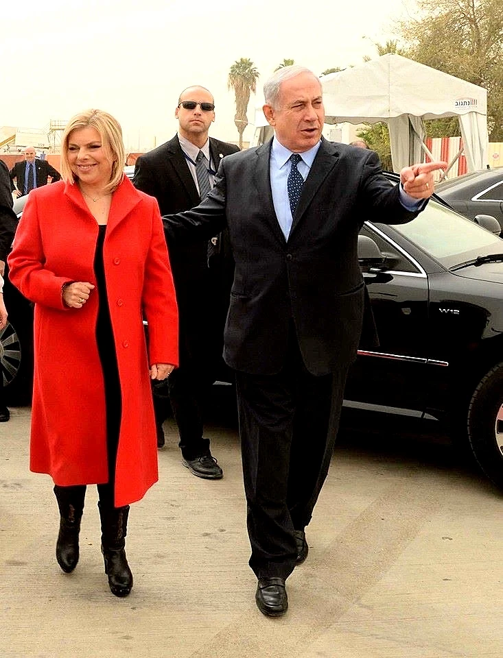 בנימין ושרה נתניהו לפני המראתם לארצות הברית