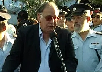 יונה יהב בהלוויתה של אהובה תומר