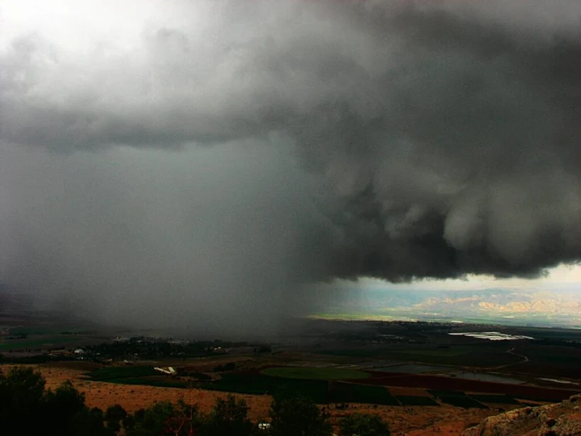 מסך גשם מבית שאן לכיוון הגלבוע