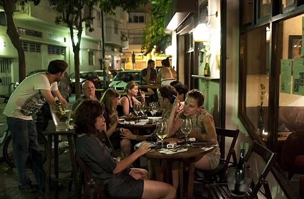 בר היין מתושלח, כתבה על ברי יין מתחם עולם היין תמונה בגודל מותאם אישית, ותמונה ראשית ולהפניות בכתבה על איך לשתות