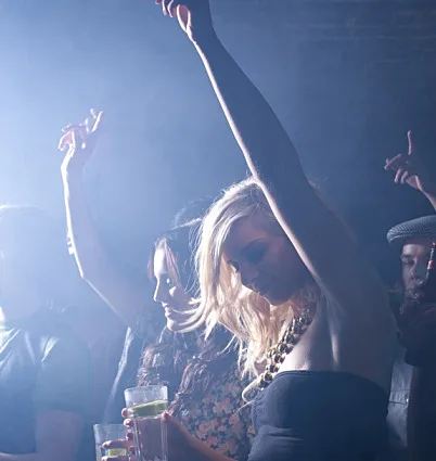 בנות במסיבה