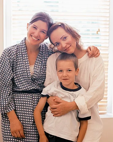 שתי נשים וילד