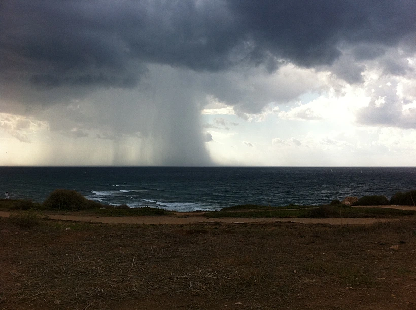 גשם מול אפולוניה