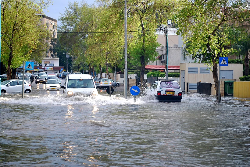 הצפה ברחוב משה שרת קרית חיים