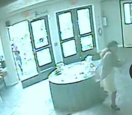 היורה בבית הכנסת בסן דייגו