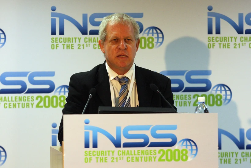 גיורא איילנד