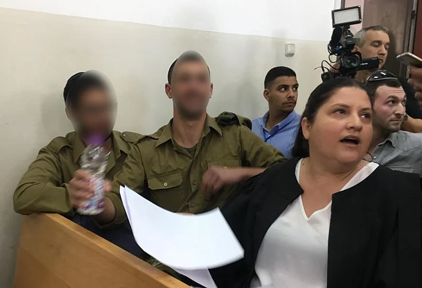 החיילים מנצח יהודה בבית המשפט הצבאי ביפו.