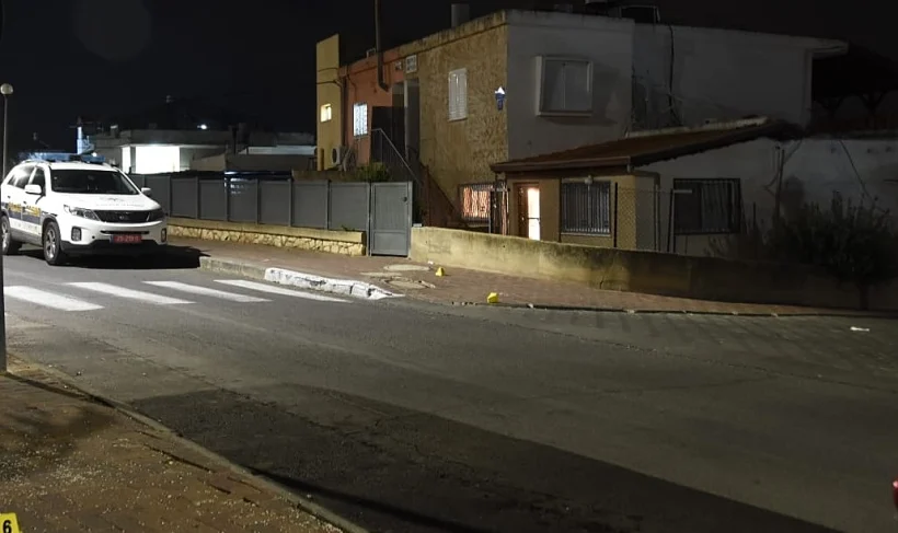 הזירה שבה נדקר למוות גבר כבן 30 בטבריה