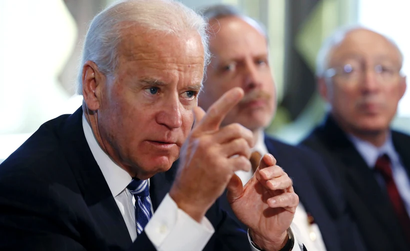 ביידן בדיון על הגבלות על נשיאת נשק בארה''ב