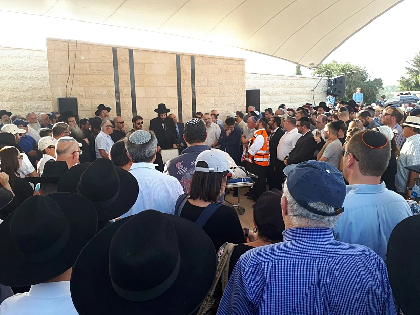 הלווית הנרצחים בפיגוע בחלמיש, בבית העלמין במודיעין