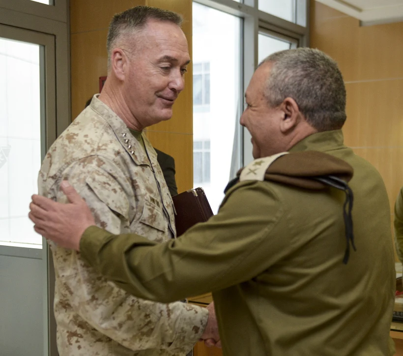 הרמטכ''ל גדי איזנקוט וראש המטות המשולבים של צבא ארה''ב, גנרל ג'וזף פ. דנפורד