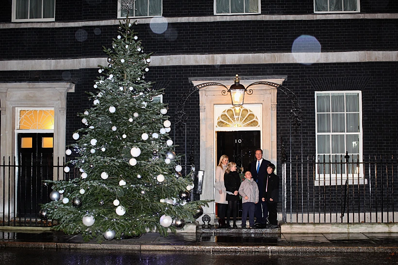 2011. עץ אשוח - דאונינג 10, לונדון, בריטניה