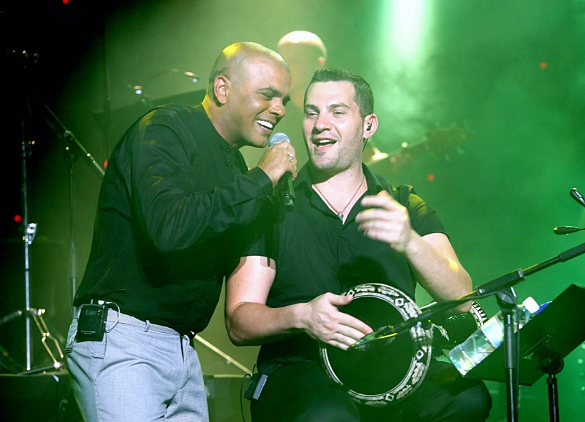 אייל גולן בהופעה בקיסריה