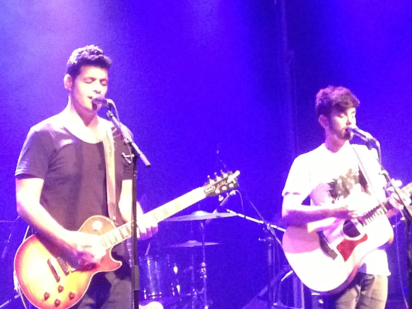 גיא ויהל בהופעה