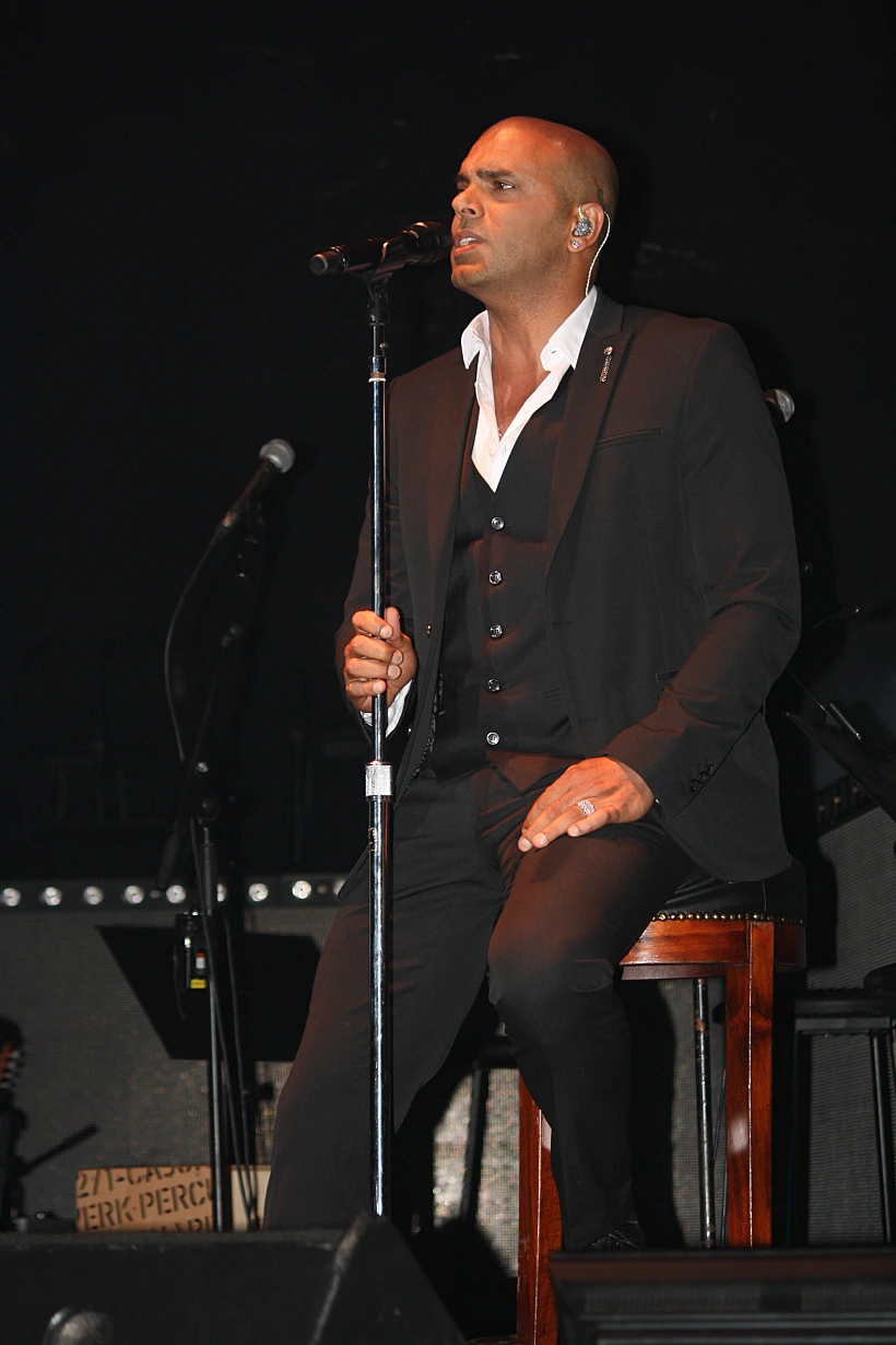 אייל גולן בהופעה