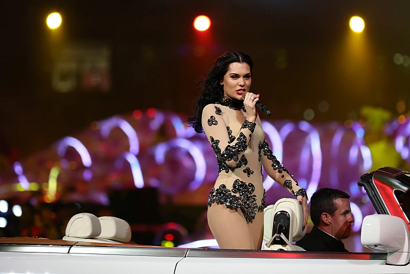 אנני לנוקס בטקס נעילת אולימפיאדת לונדון