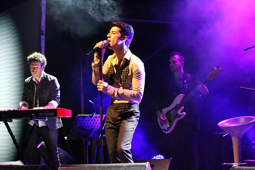 הראל סקעת בהופעה