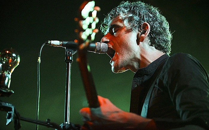 בלונד רדהד בהופעה בבארבי