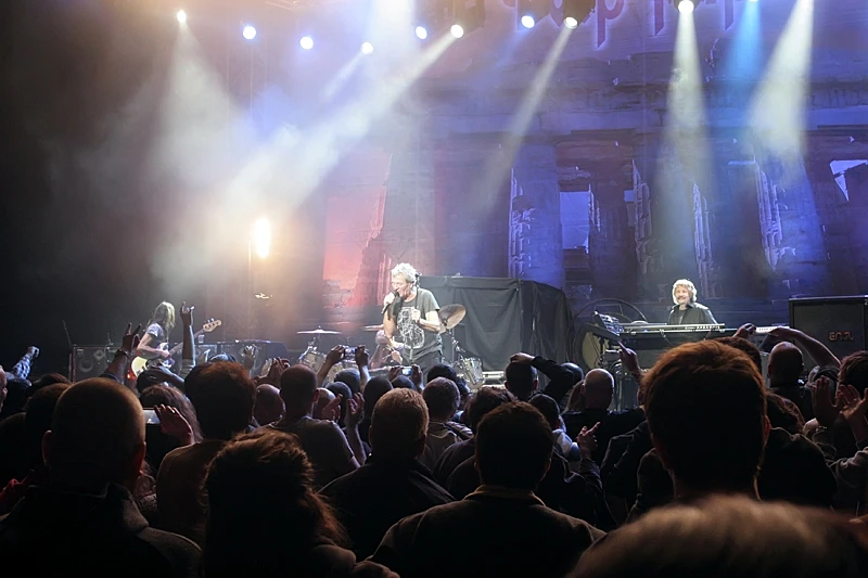 מתוך ההופעה של דיפ פרפל בקיסריה