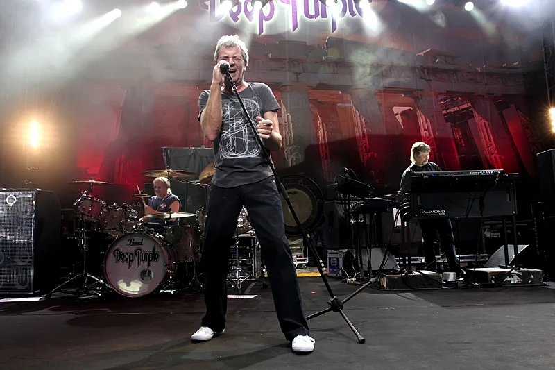 מתוך ההופעה של דיפ פרפל בקיסריה