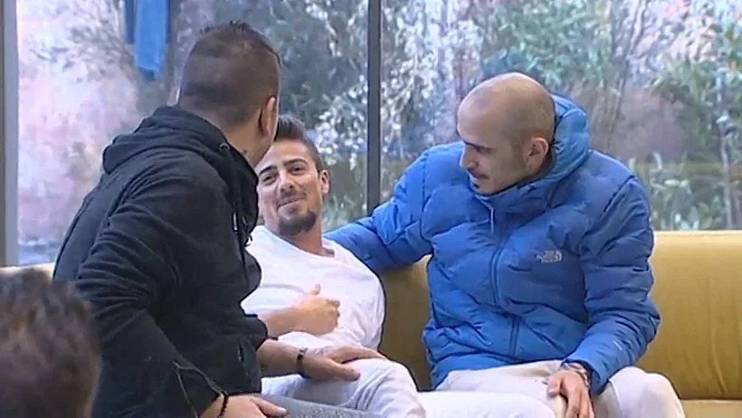 איך לא הראו לנו כלום מהרומן החדש?