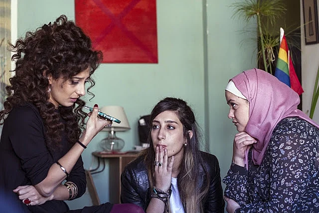 לא פה, לא שם