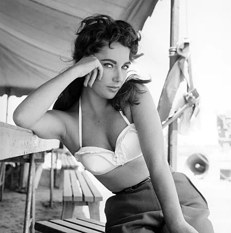 השחקנית ההוליוודית שהלכה לעולמה, אליזבת