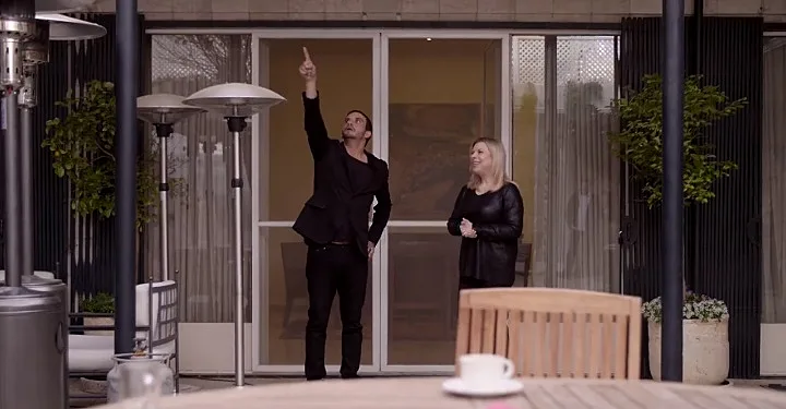 מתוך הסרטון כשמושיק פגש את שרה