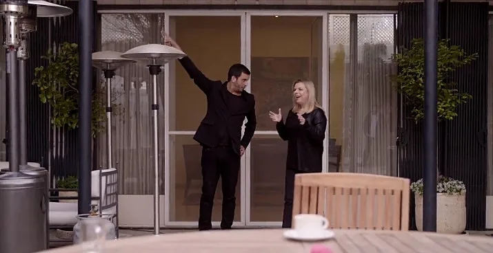 מתוך הסרטון כשמושיק פגש את שרה