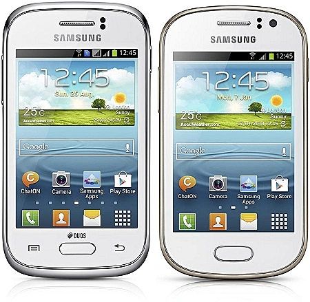 גלקסי Fame (מימין) וגלקסי Young של סמסונג, בלי רקע