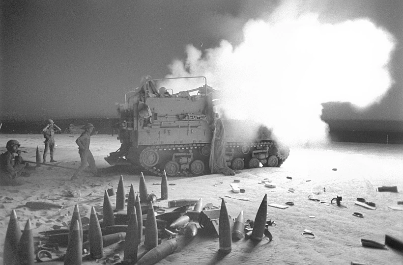 מלחמת יום הכיפורים, חזית הדרום. צוות תותחנים בפעולת לילה.