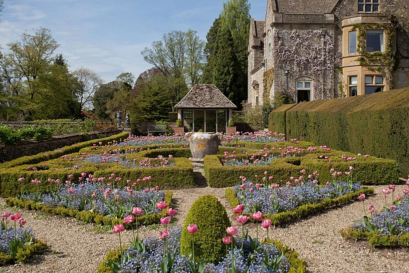 דיויד וויקטוריה בקהאם בביתם החדש