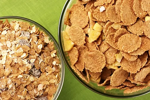 גרנולה וקורנפלקס