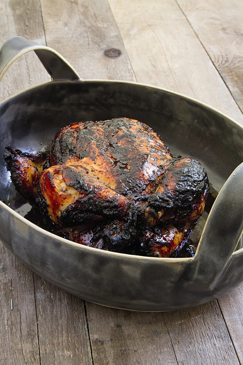 עוף שחור בשזיפים