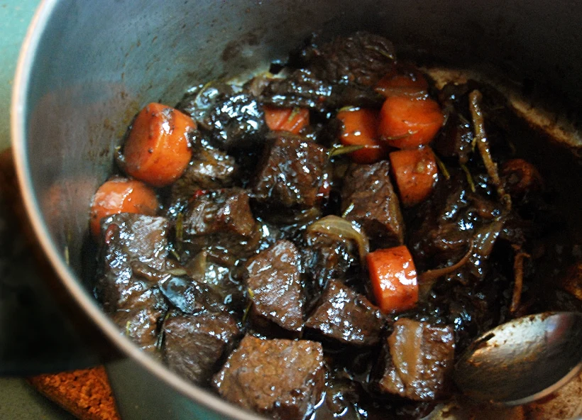 נתחי בשר בשזיפים עם פירה