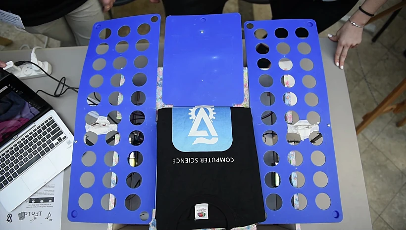 רובוט מקבל כביסה