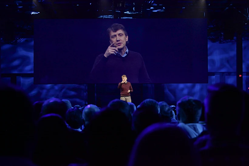 קארל באס, מנכ