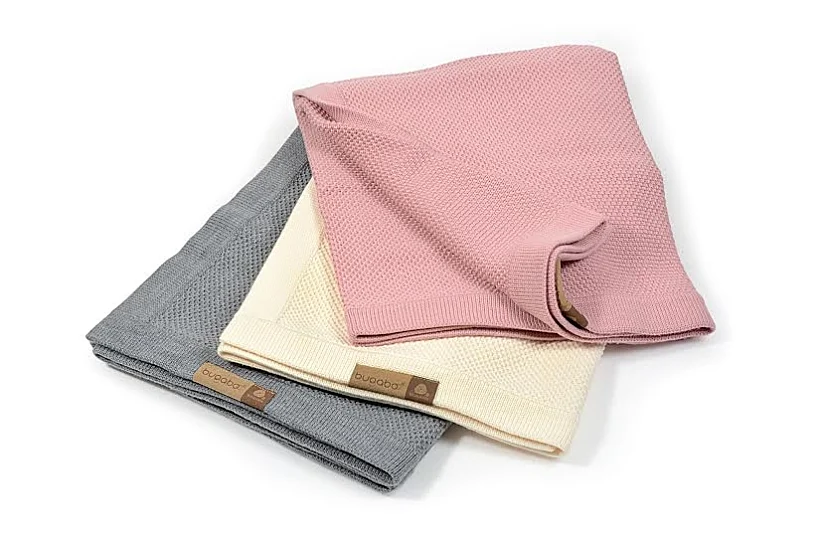 מחממים את הבייביז בסערה: קים קרדשיאן והבת