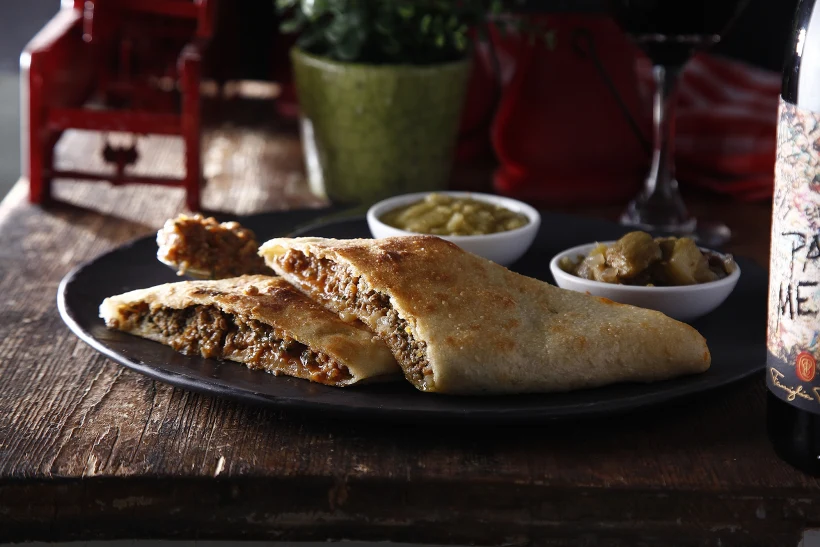 קלצונה במילוי בולונז