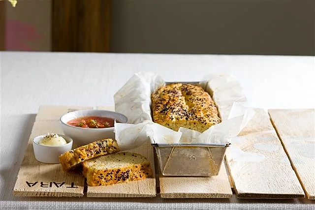 לחם גבינות עם קצח